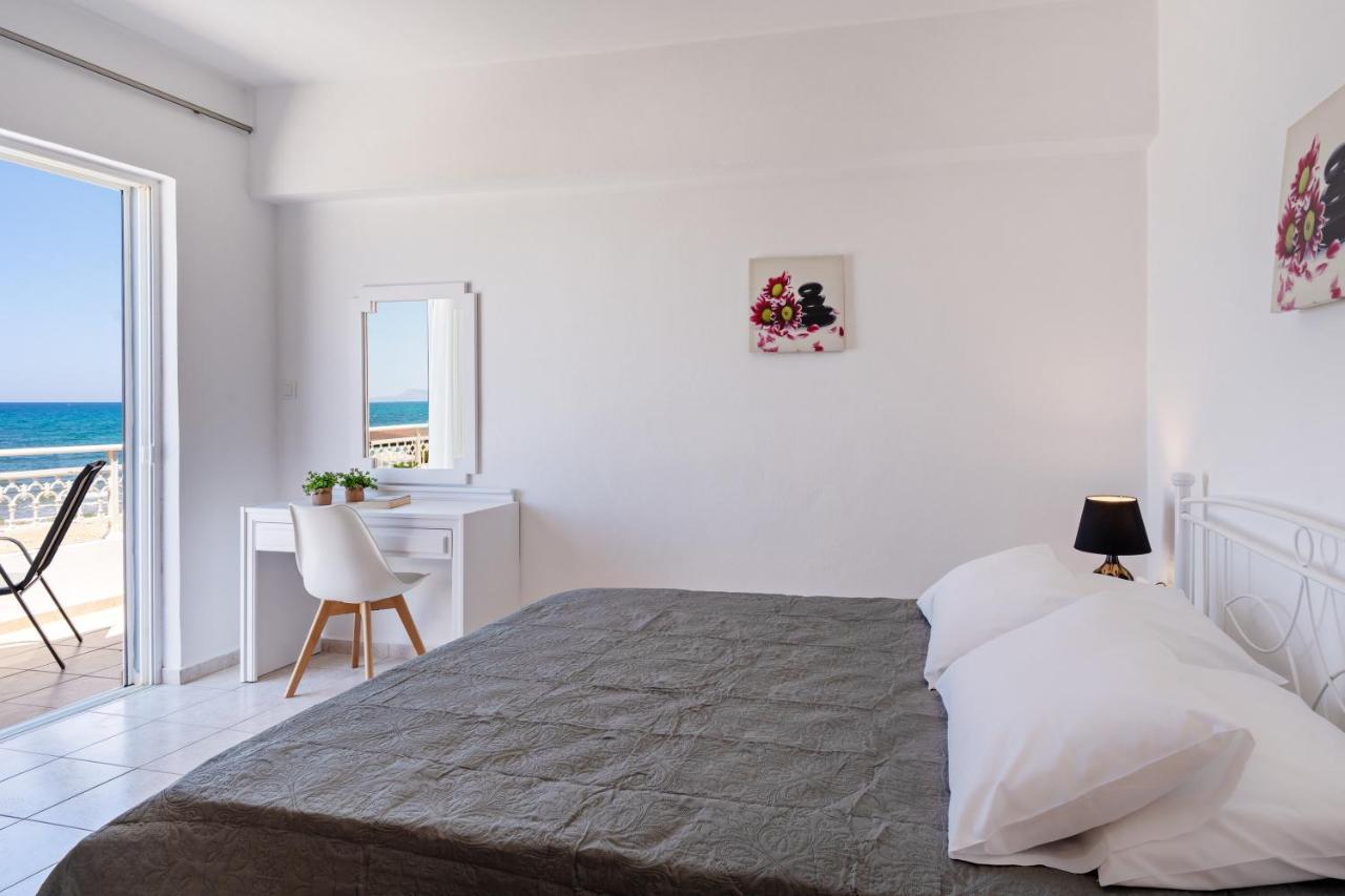 Azure Seaside Apts Magnisía
