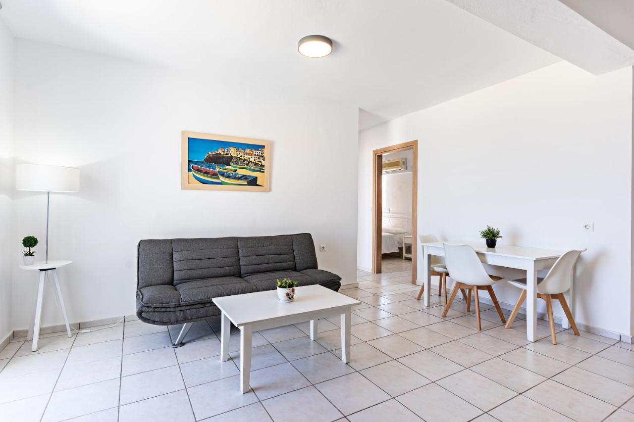 Apartment Azure Seaside Apts Magnisia