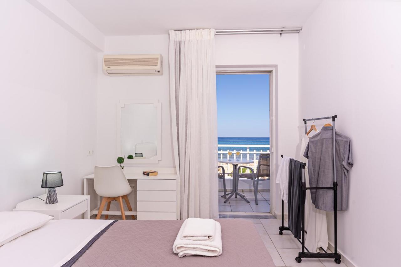 Azure Seaside Apts * Magnisia