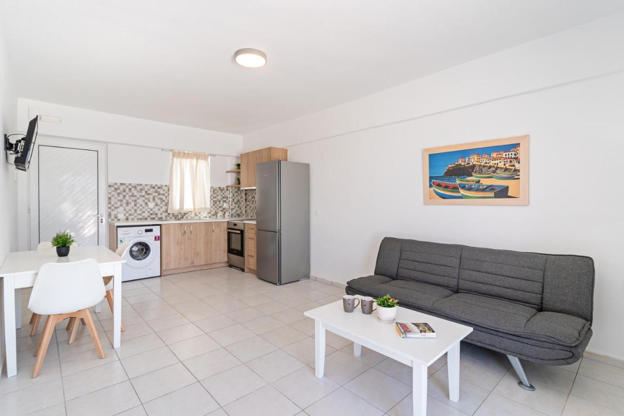 Azure Seaside Apts *